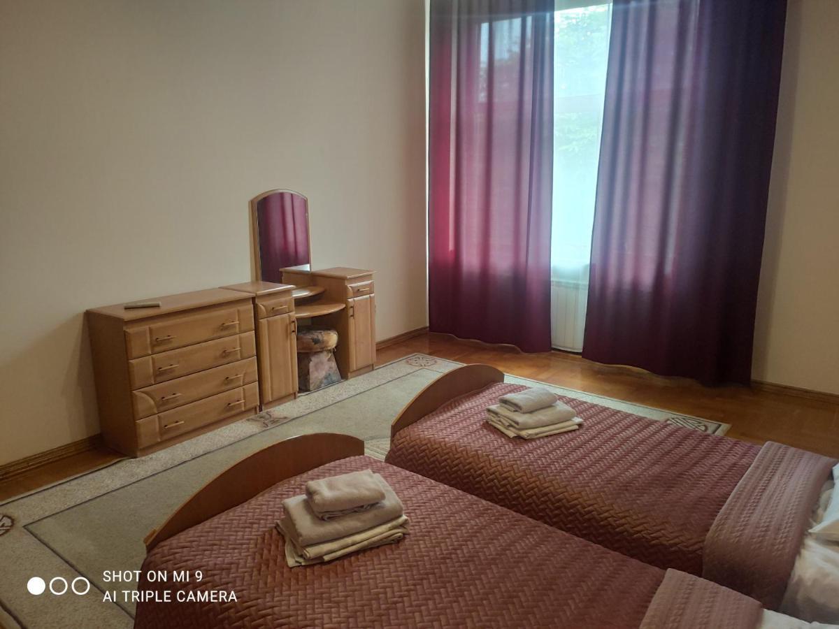 Apartments Domovik ,Kirilla I Mefodiya, 5 穆卡切沃 外观 照片